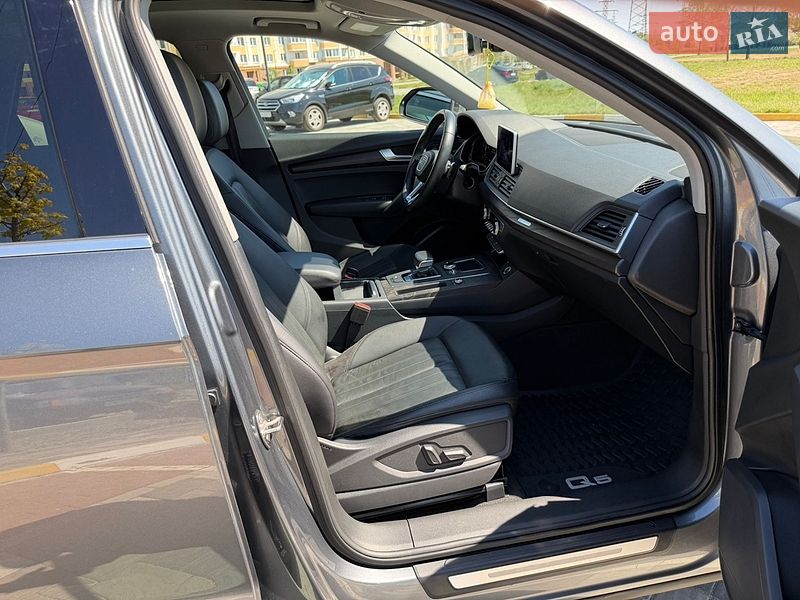 Внедорожник / Кроссовер Audi Q5 2018 в Киеве