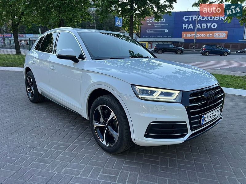Позашляховик / Кросовер Audi Q5 2020 в Києві