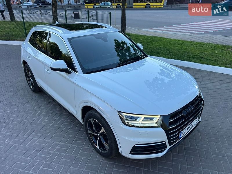 Позашляховик / Кросовер Audi Q5 2020 в Києві