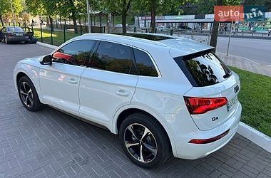 Позашляховик / Кросовер Audi Q5 2020 в Києві