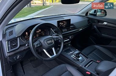 Позашляховик / Кросовер Audi Q5 2020 в Києві