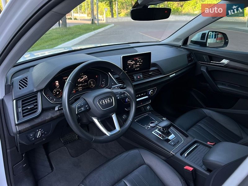 Позашляховик / Кросовер Audi Q5 2020 в Києві
