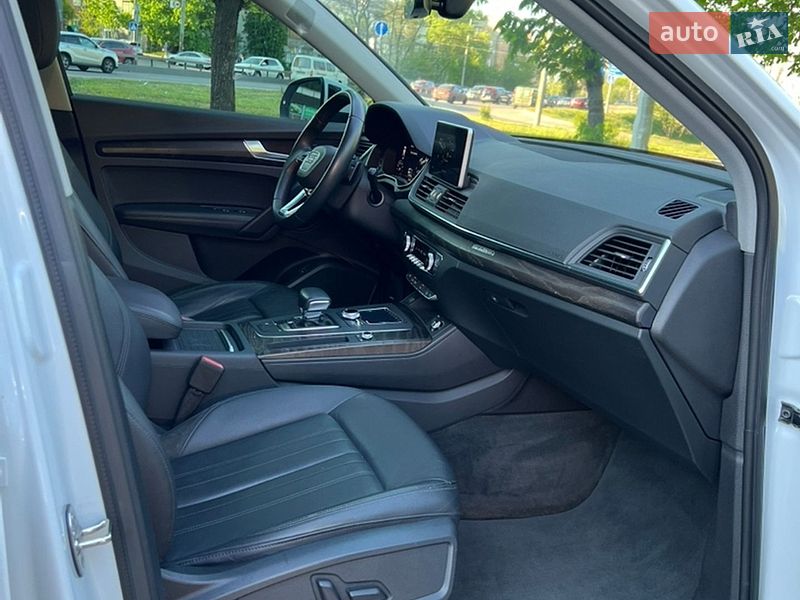 Позашляховик / Кросовер Audi Q5 2020 в Києві