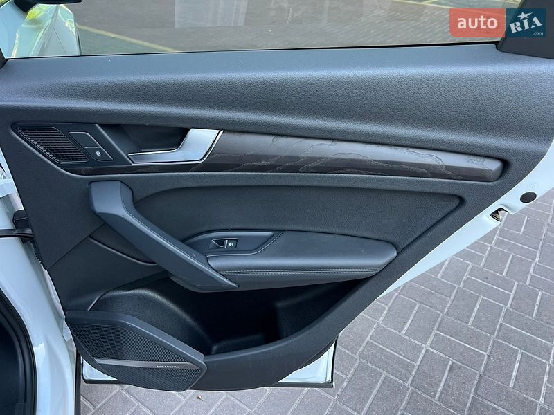 Позашляховик / Кросовер Audi Q5 2020 в Києві