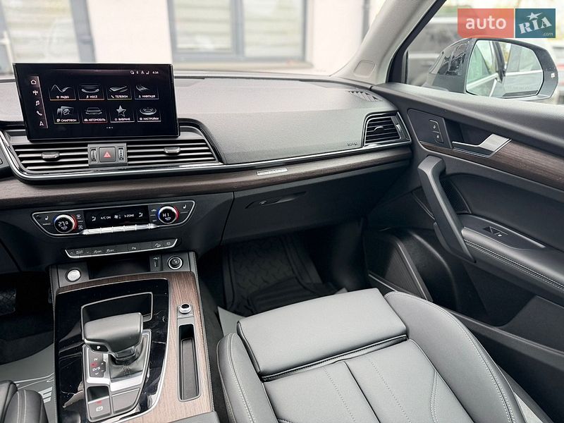 Внедорожник / Кроссовер Audi Q5 2024 в Дрогобыче