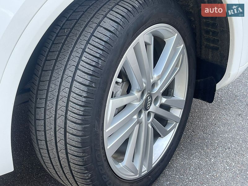 Внедорожник / Кроссовер Audi Q5 2017 в Чернигове