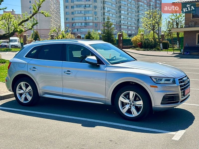 Внедорожник / Кроссовер Audi Q5 2019 в Киеве