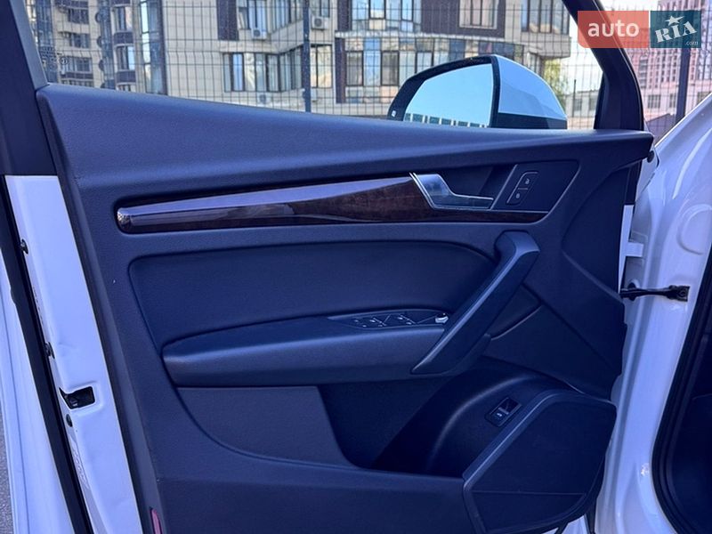 Внедорожник / Кроссовер Audi Q5 2019 в Киеве