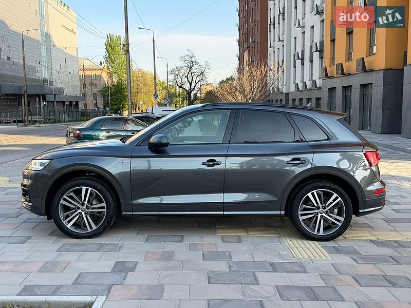 Внедорожник / Кроссовер Audi Q5 2019 в Днепре