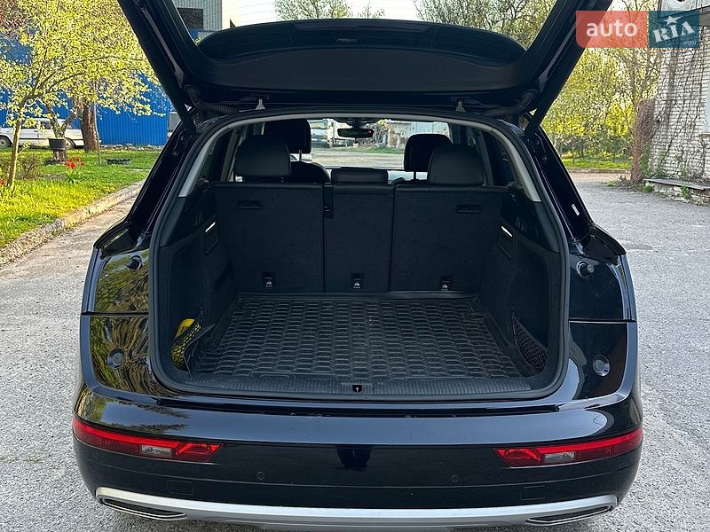 Внедорожник / Кроссовер Audi Q5 2019 в Сумах