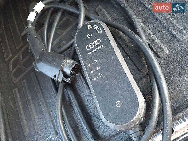 Внедорожник / Кроссовер Audi Q5 2021 в Житомире