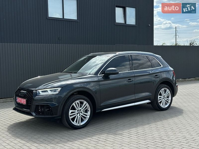 Внедорожник / Кроссовер Audi Q5 2018 в Ужгороде