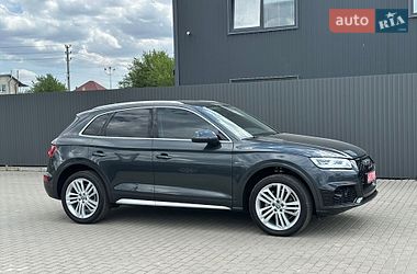 Внедорожник / Кроссовер Audi Q5 2018 в Ужгороде