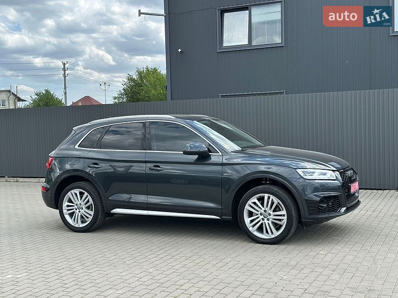 Внедорожник / Кроссовер Audi Q5 2018 в Ужгороде