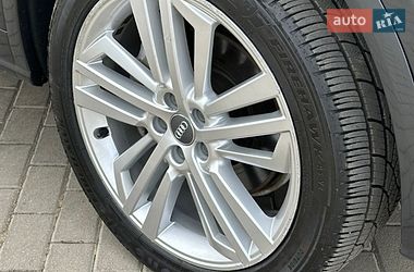 Внедорожник / Кроссовер Audi Q5 2018 в Ужгороде