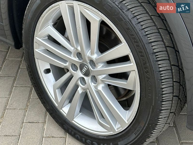 Внедорожник / Кроссовер Audi Q5 2018 в Ужгороде