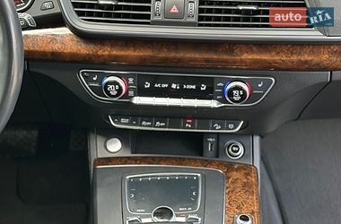 Внедорожник / Кроссовер Audi Q5 2018 в Ужгороде
