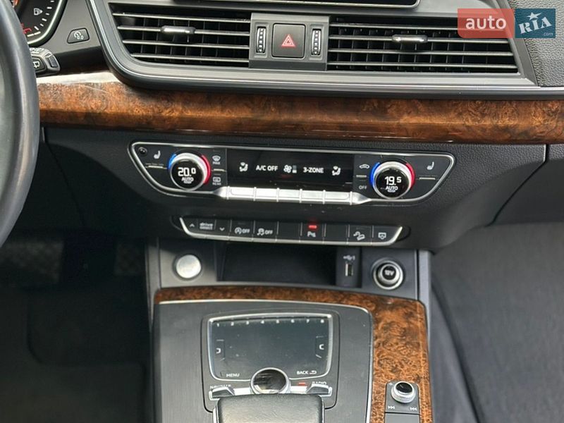 Внедорожник / Кроссовер Audi Q5 2018 в Ужгороде