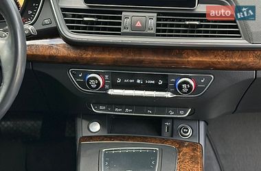 Внедорожник / Кроссовер Audi Q5 2018 в Ужгороде