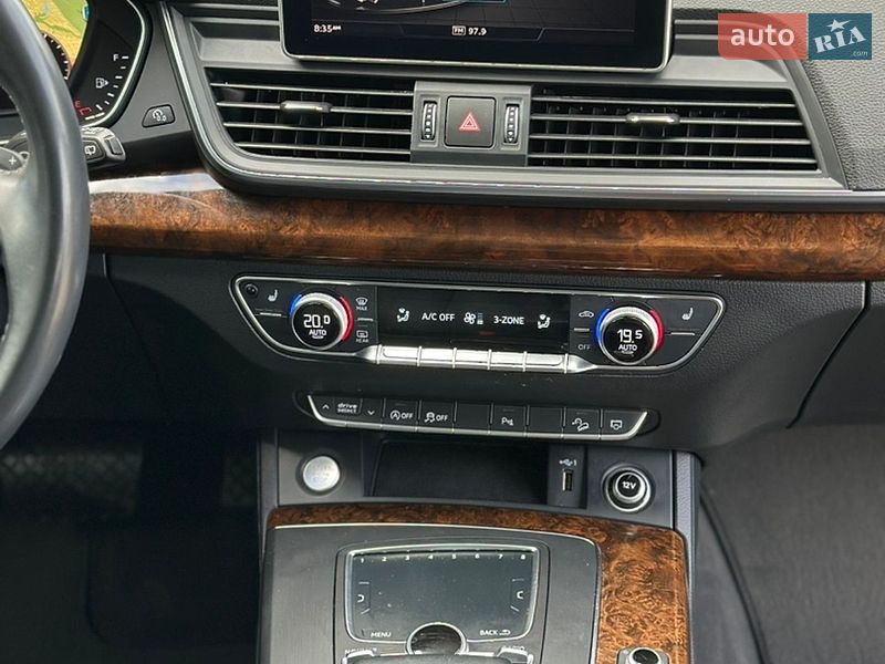 Внедорожник / Кроссовер Audi Q5 2018 в Ужгороде