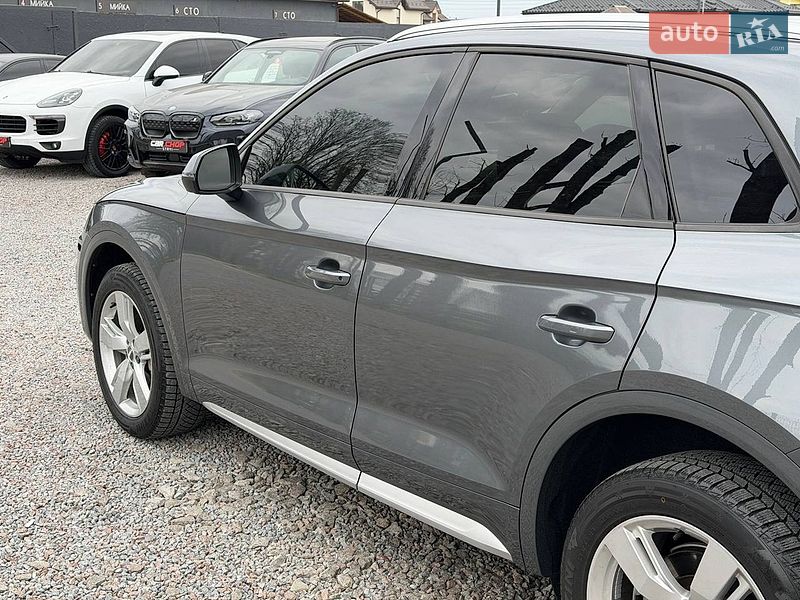 Внедорожник / Кроссовер Audi Q5 2017 в Стрые