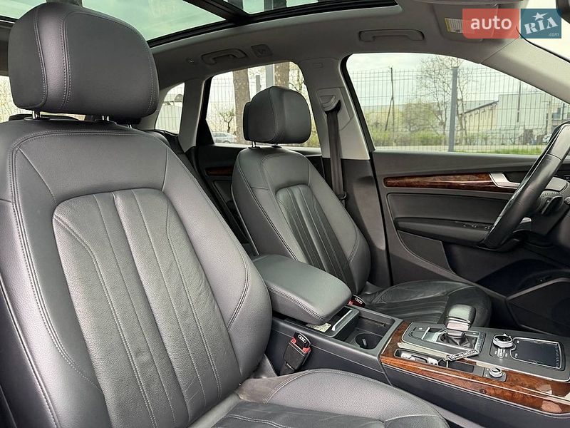 Внедорожник / Кроссовер Audi Q5 2017 в Стрые