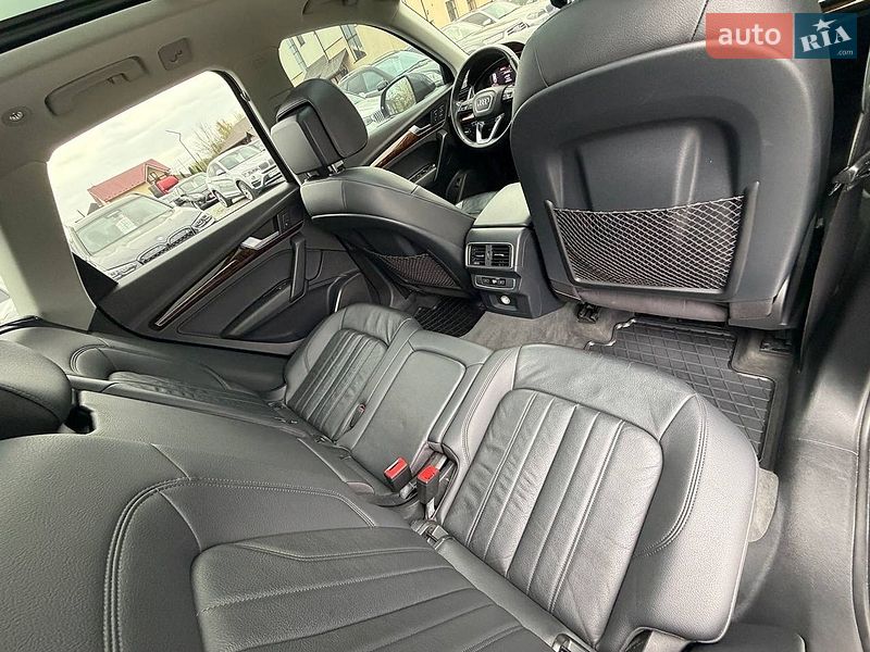 Внедорожник / Кроссовер Audi Q5 2017 в Стрые