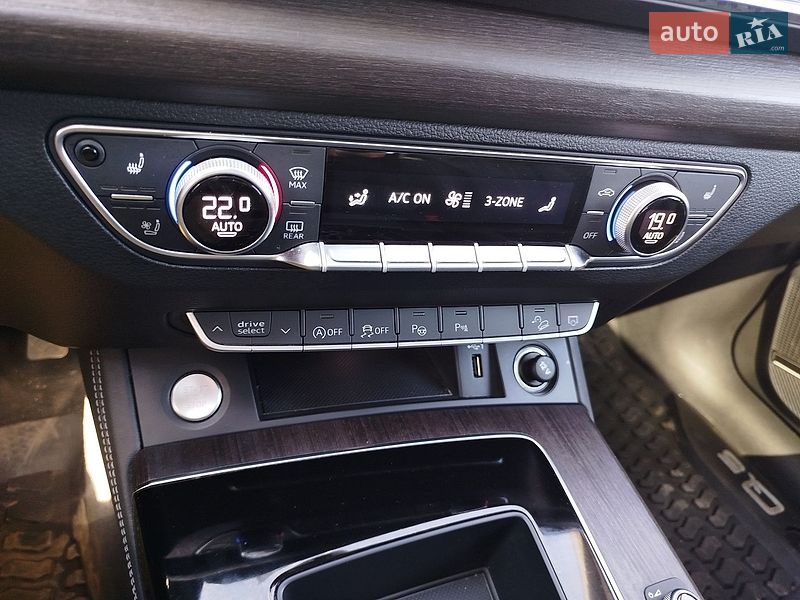 Внедорожник / Кроссовер Audi Q5 2023 в Запорожье