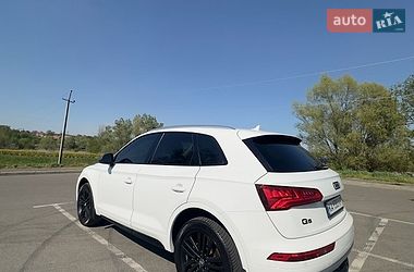 Внедорожник / Кроссовер Audi Q5 2017 в Буче