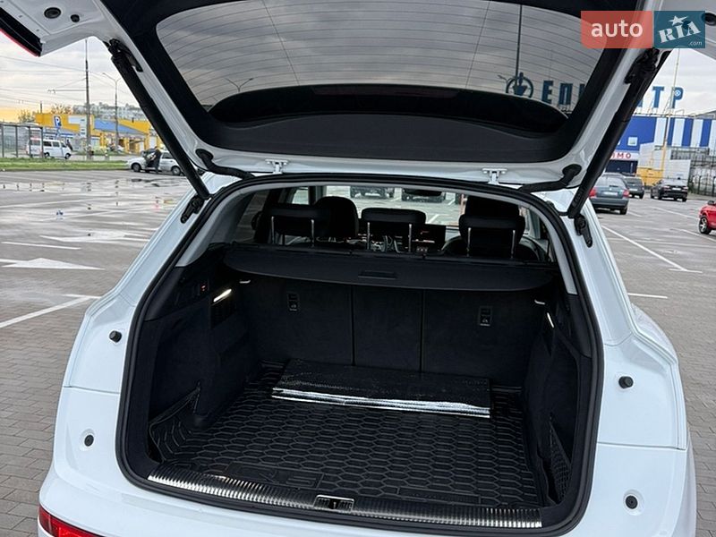 Внедорожник / Кроссовер Audi Q5 2023 в Киеве