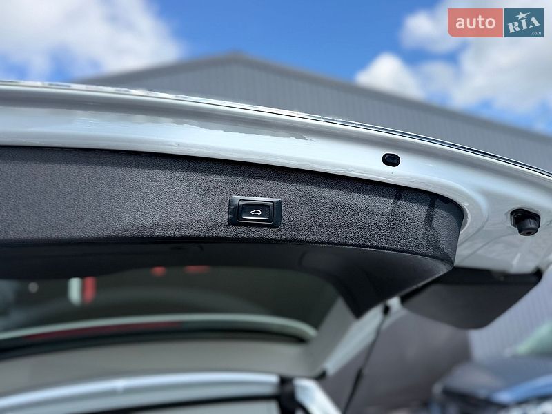 Внедорожник / Кроссовер Audi Q5 2015 в Львове
