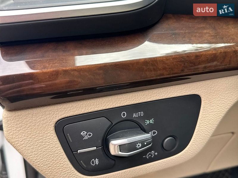 Внедорожник / Кроссовер Audi Q5 2020 в Киеве
