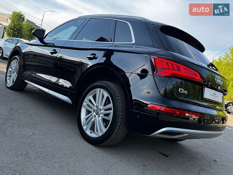 Внедорожник / Кроссовер Audi Q5 2018 в Луцке