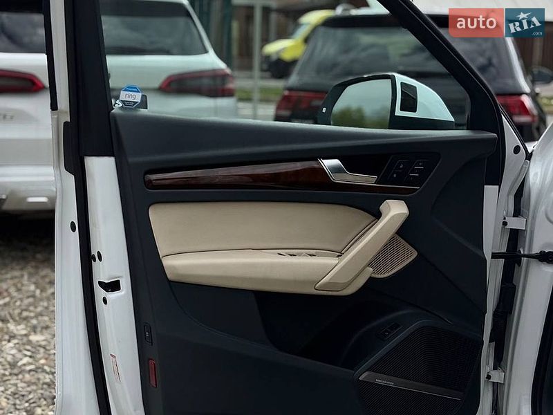 Внедорожник / Кроссовер Audi Q5 2016 в Стрые