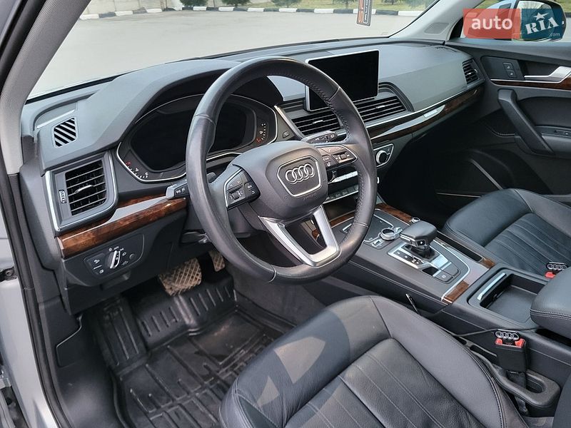 Внедорожник / Кроссовер Audi Q5 2017 в Рогатине