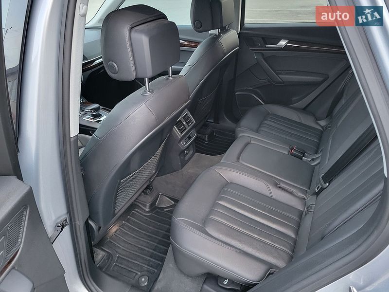 Внедорожник / Кроссовер Audi Q5 2017 в Рогатине