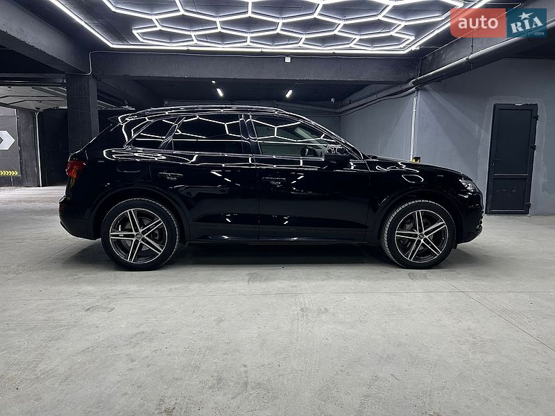 Внедорожник / Кроссовер Audi Q5 2019 в Черновцах