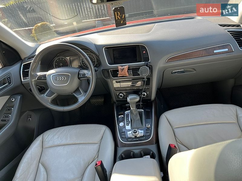 Внедорожник / Кроссовер Audi Q5 2014 в Новояворовске