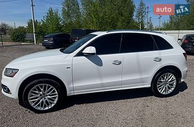 Позашляховик / Кросовер Audi Q5 2016 в Луцьку