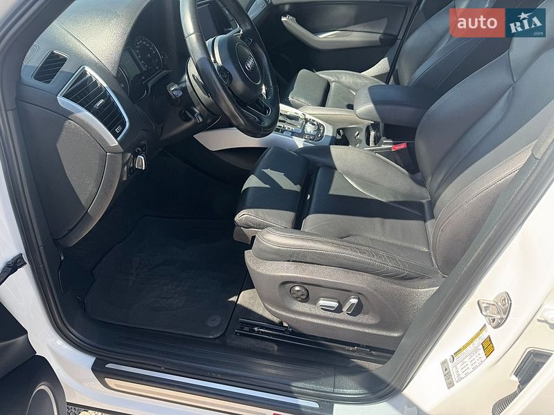 Позашляховик / Кросовер Audi Q5 2016 в Луцьку