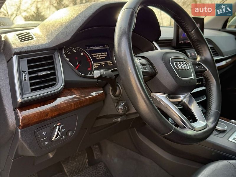 Позашляховик / Кросовер Audi Q5 2017 в Києві