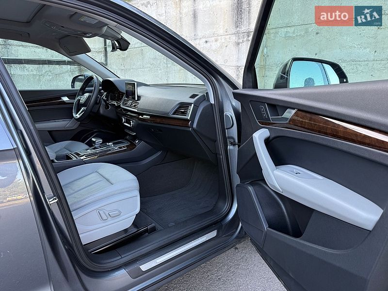 Внедорожник / Кроссовер Audi Q5 2018 в Ровно