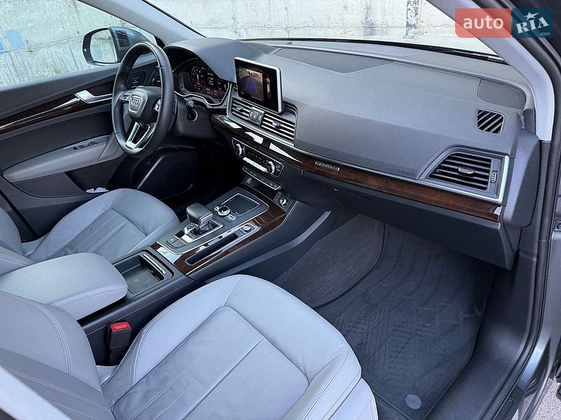 Внедорожник / Кроссовер Audi Q5 2018 в Ровно