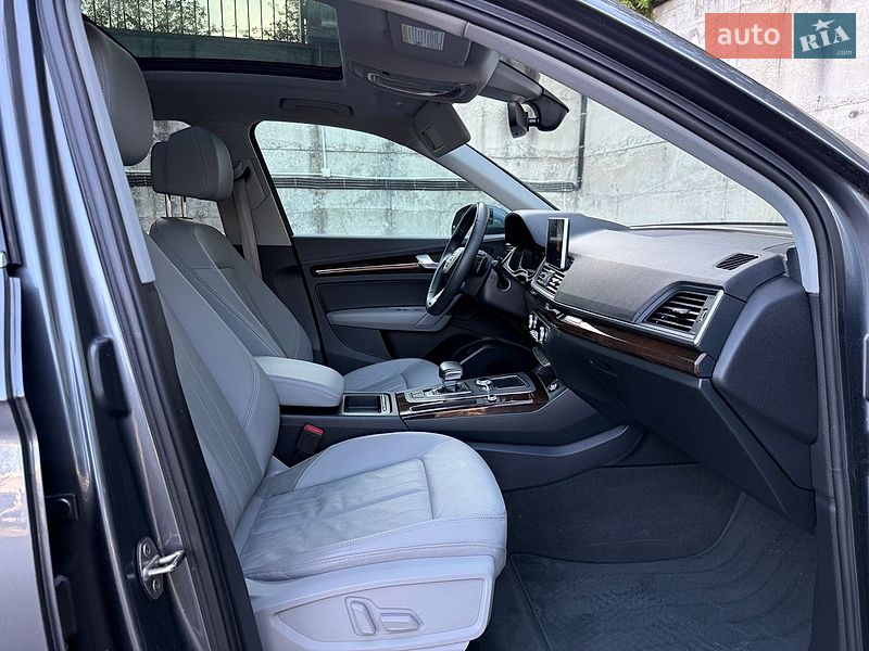 Внедорожник / Кроссовер Audi Q5 2018 в Ровно