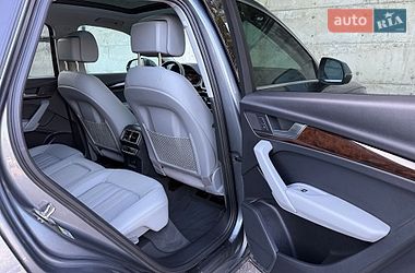 Внедорожник / Кроссовер Audi Q5 2018 в Ровно