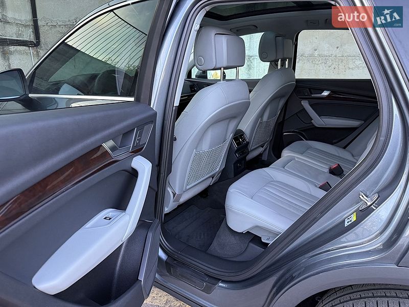 Внедорожник / Кроссовер Audi Q5 2018 в Ровно