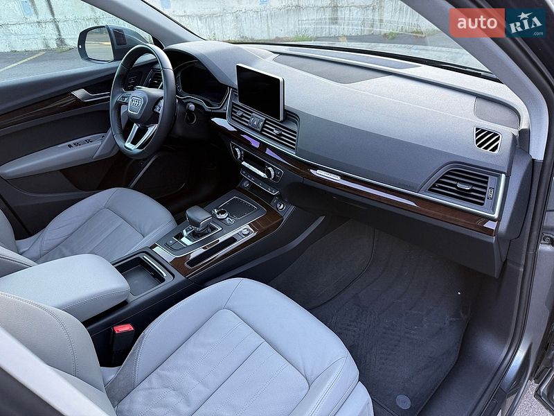 Внедорожник / Кроссовер Audi Q5 2018 в Ровно