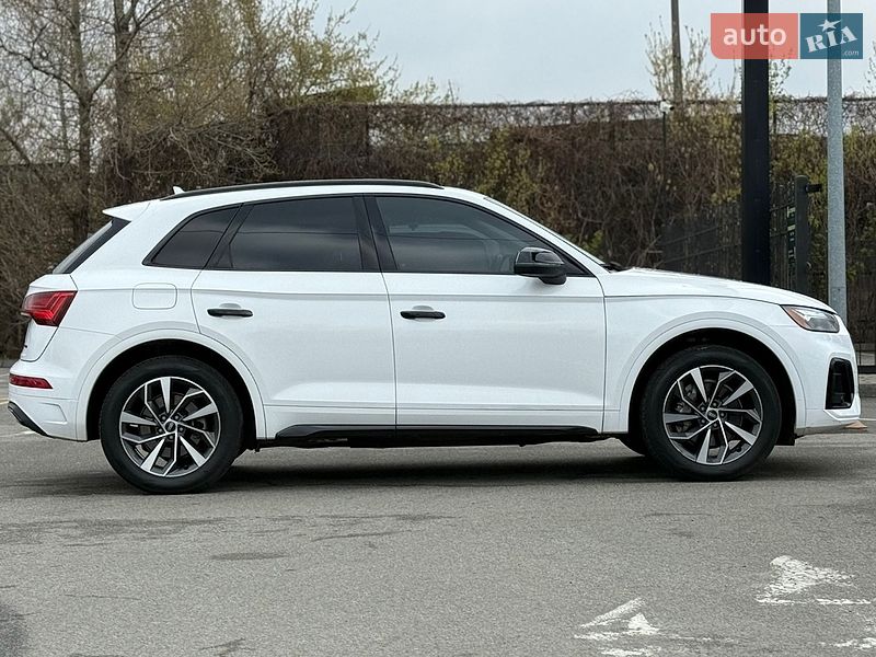 Внедорожник / Кроссовер Audi Q5 2021 в Киеве