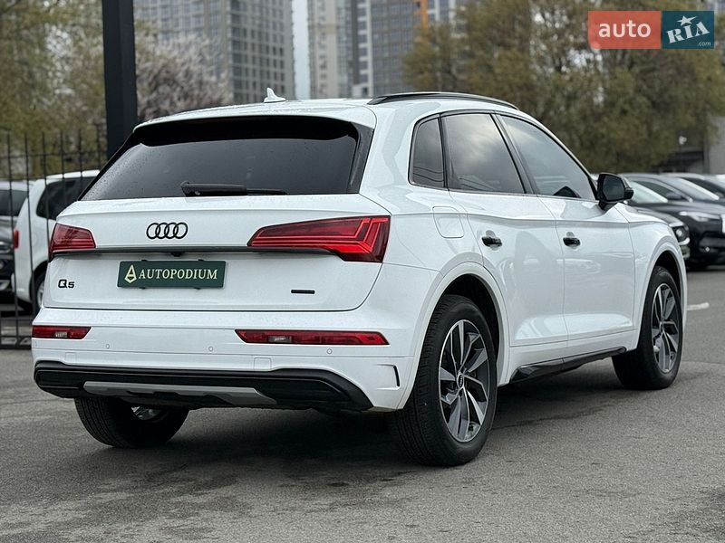 Внедорожник / Кроссовер Audi Q5 2021 в Киеве
