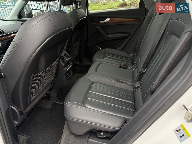 Внедорожник / Кроссовер Audi Q5 2021 в Киеве